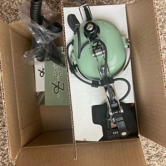 David Clark Headset brand new - Picture 1 of 3